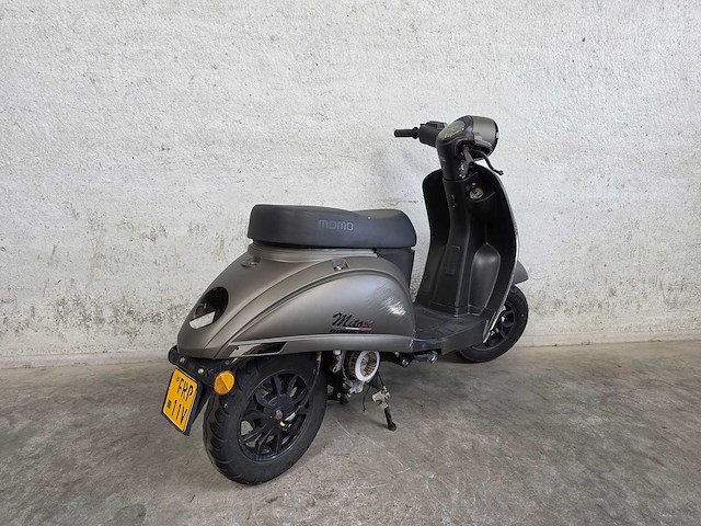 Momo - bromscooter - mito - 4t 45km uitvoering frp11v - afbeelding 4 van  7