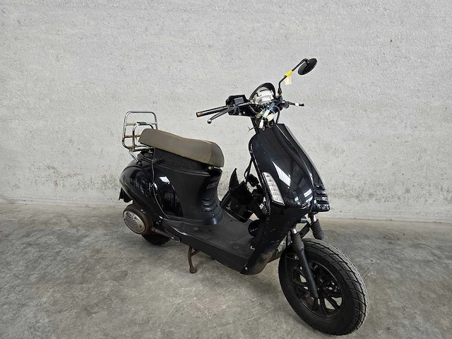 Momo - bromscooter - morino - 4t 45km uitvoering dvt32n - afbeelding 4 van  7