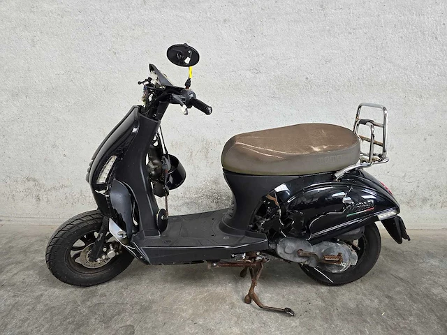 Momo - bromscooter - morino - 4t 45km uitvoering dvt32n - afbeelding 1 van  7