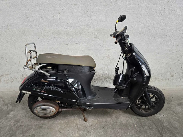 Momo - bromscooter - morino - 4t 45km uitvoering dvt32n - afbeelding 2 van  7
