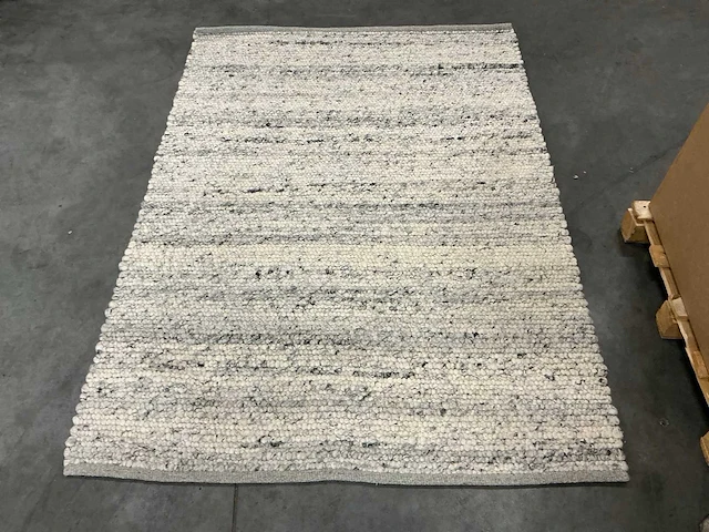 Momo rugs sten vloerkleed 140x200cm 100% wool - afbeelding 1 van  3