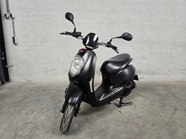 Monasso - snorscooter - grace - elektrische 25km uitvoering dxf21z - afbeelding 2 van  4