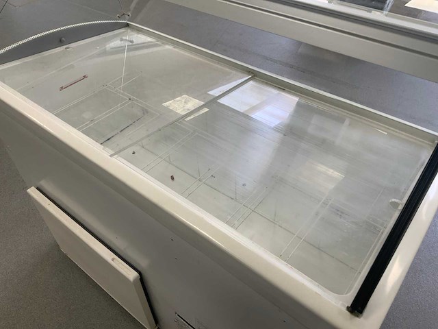 Mondail groep mobiele ijsvritrine - afbeelding 3 van  6