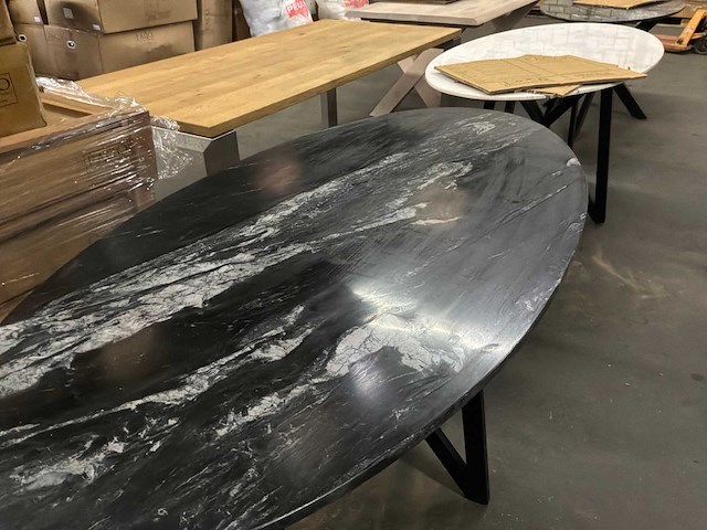 Mondaire eetkamertafel - afbeelding 1 van  8