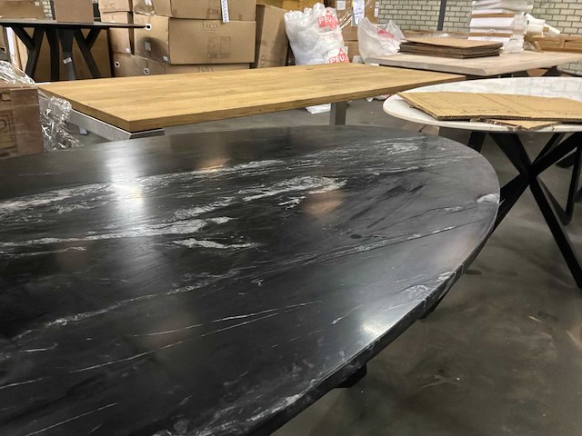 Mondaire eetkamertafel - afbeelding 1 van  7