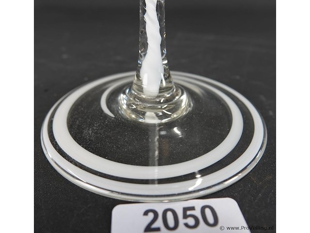 Mondgeblazen sierschaal - afbeelding 4 van  5