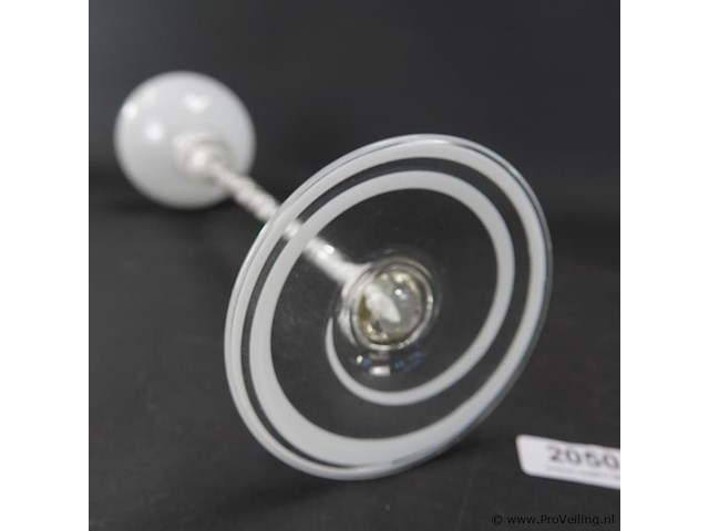 Mondgeblazen sierschaal - afbeelding 5 van  5