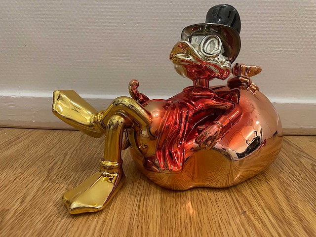 Money mode dagobert duck sculptuur - afbeelding 3 van  7