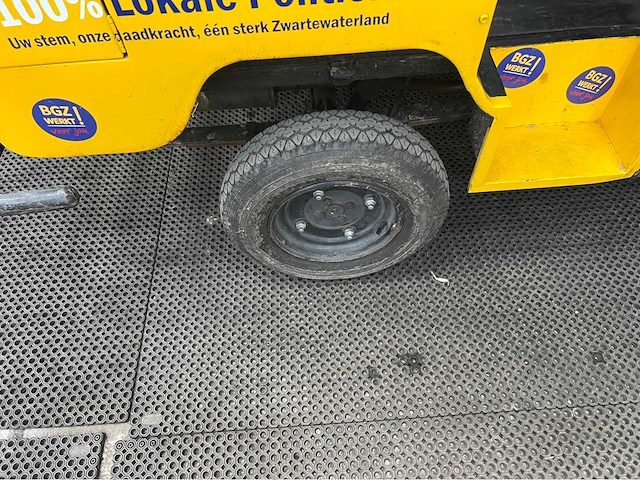 Monika - tuk tuk - 2009 - afbeelding 6 van  14