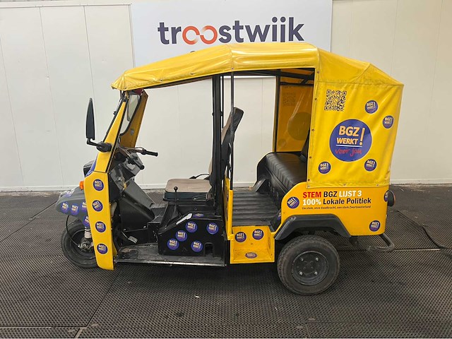 Monika - tuk tuk - 2009 - afbeelding 7 van  14