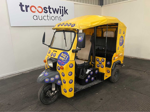 Monika - tuk tuk - 2009 - afbeelding 11 van  14