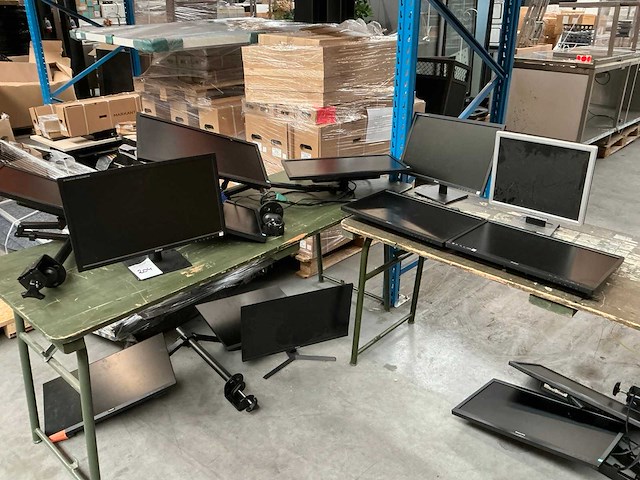 Monitor (18x) - afbeelding 1 van  9