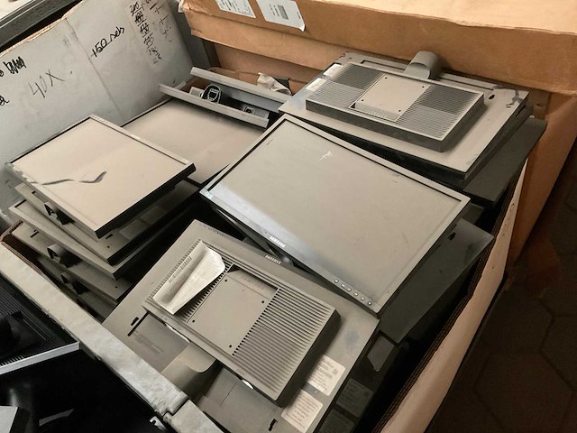 Monitor (32x) - afbeelding 1 van  4