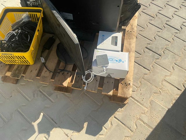 Monitor (3x) - afbeelding 3 van  8