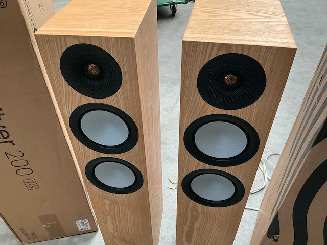 Monitor audio silver 200 7g ash vloerstaande speaker set - afbeelding 2 van  5