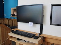 Monitor dell met toetsenbord en muis. - afbeelding 1 van  2