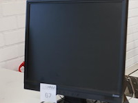 Monitor iiyama plc1900. - afbeelding 2 van  2