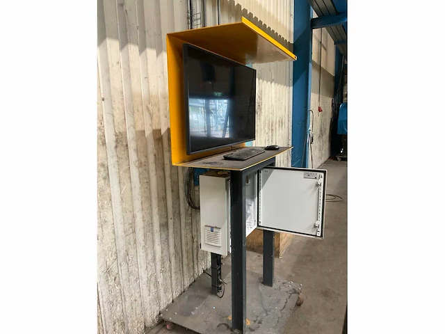 Monitor in verrijdbaar frame - afbeelding 3 van  5