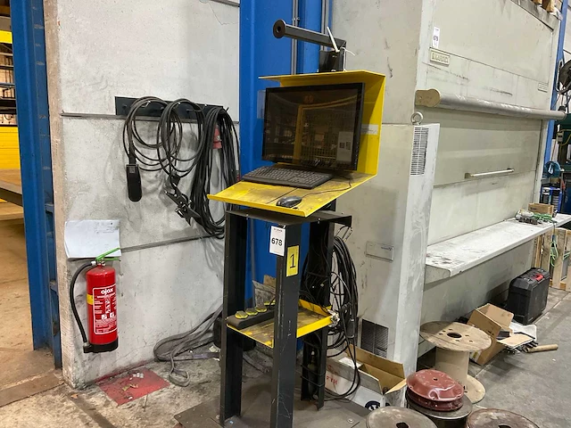 Monitor in verrijdbaar frame - afbeelding 1 van  5