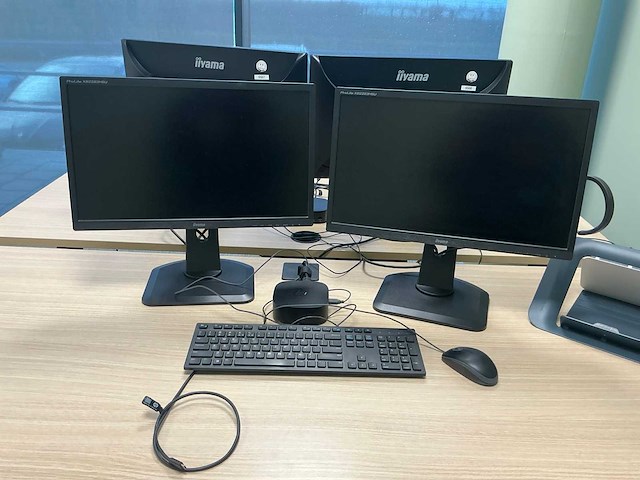 Monitor met dockingstation (12x) - afbeelding 10 van  11