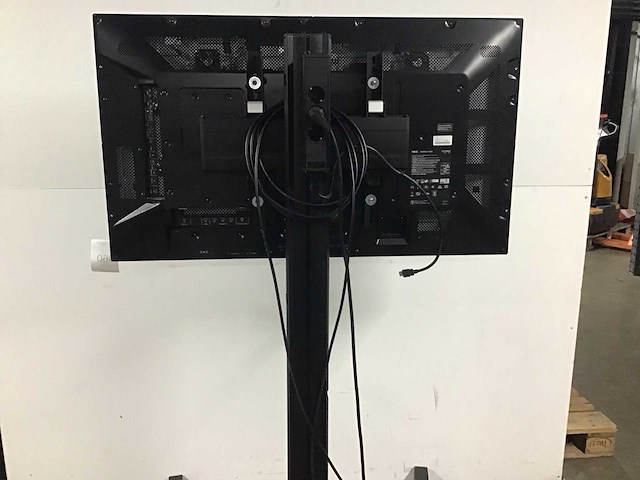 Monitor op standaard - afbeelding 2 van  4