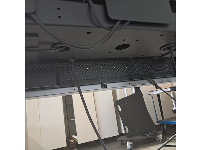 Monitor op standaard - afbeelding 10 van  10