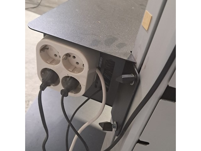 Monitor op stander, sharp, pn-r703 - afbeelding 8 van  10