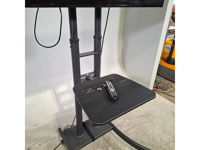 Monitor op verrijdbare standaard, samsung, dc55e - afbeelding 3 van  10