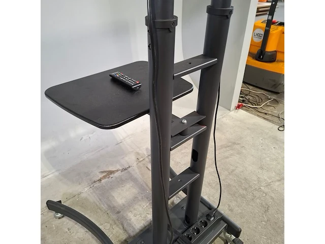 Monitor op verrijdbare standaard, samsung, dc55e - afbeelding 11 van  12