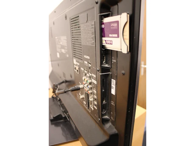 Monitor panasonic 32 inch. - afbeelding 2 van  4