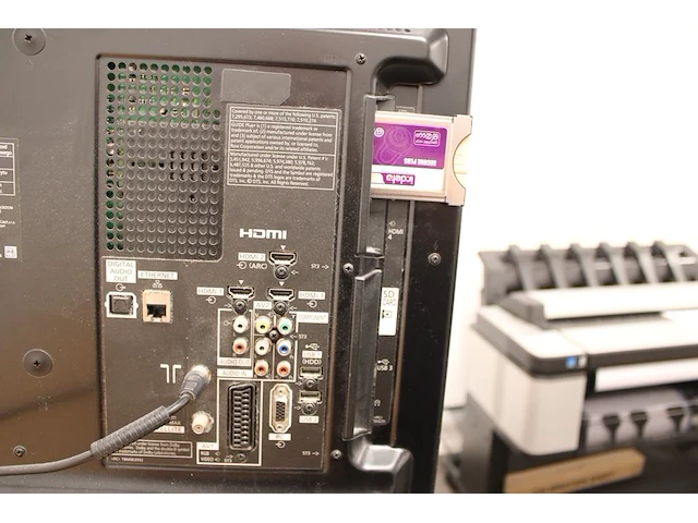 Monitor panasonic 32 inch. - afbeelding 3 van  4