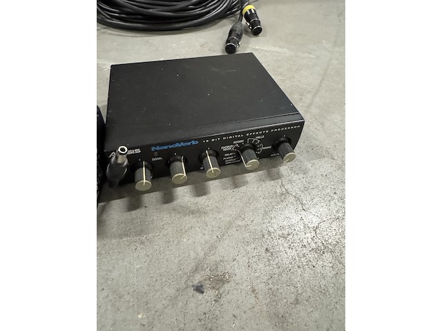Monitor set in flightcase - afbeelding 10 van  25