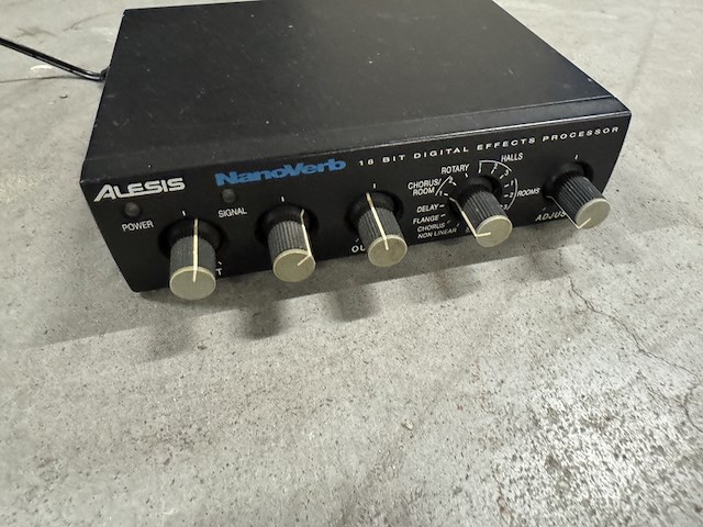 Monitor set in flightcase - afbeelding 11 van  25