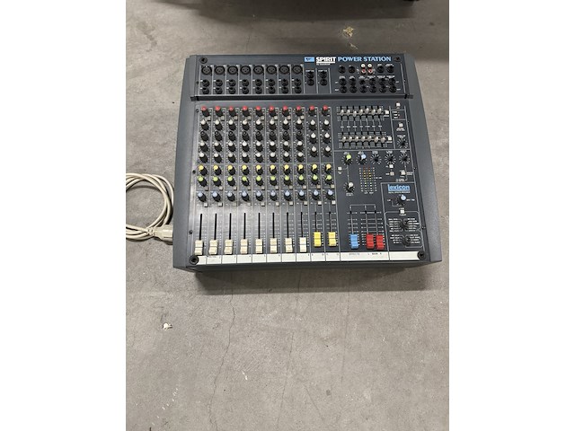 Monitor set in flightcase - afbeelding 1 van  25