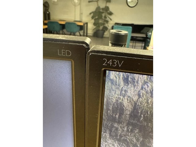 Monitorarm met 2 monitoren philips, 243v, zwart - afbeelding 3 van  6