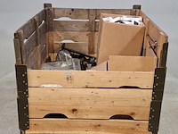 Monitorarmen, laptoptassen en lege telefoondoosjes - afbeelding 1 van  7