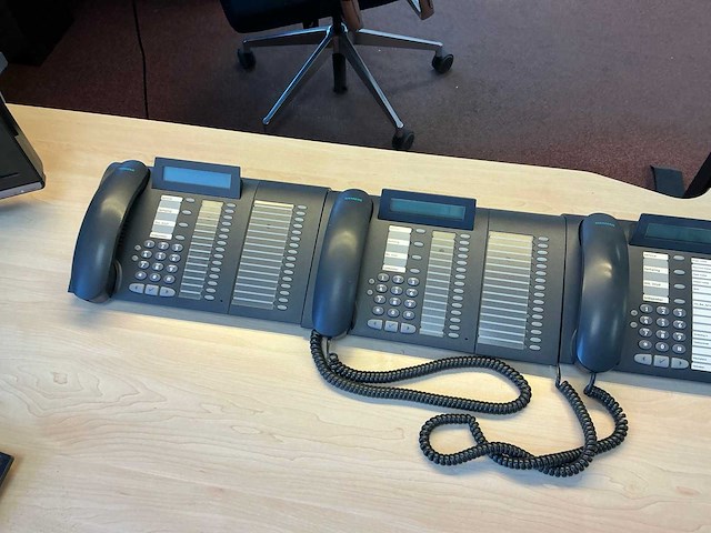Monitoren en telefonie - afbeelding 2 van  4