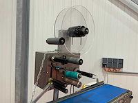 Monk conveyors l1 bovenlabelmachine - afbeelding 8 van  11