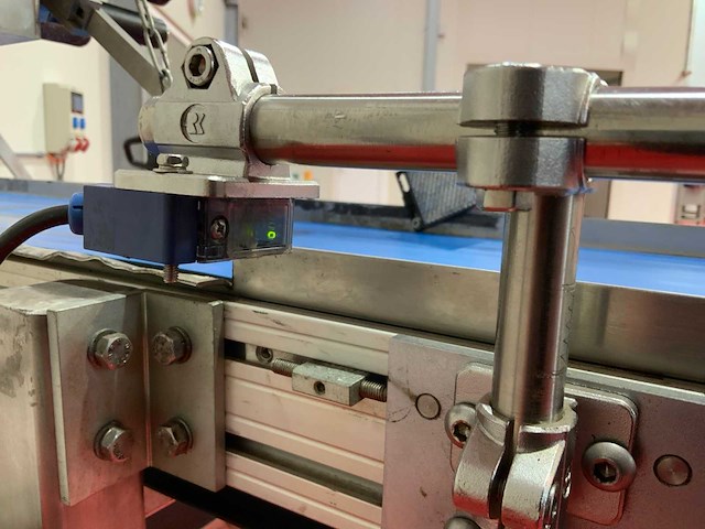 Monk conveyors l1 bovenlabelmachine - afbeelding 10 van  11