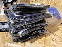 Monnikskappen en gelaatsschermen - afbeelding 5 van  6