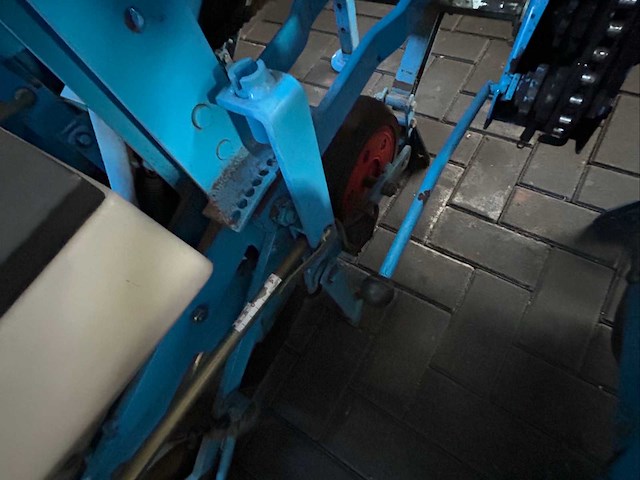Monosem bietenzaaier meka2000 zaaimachine - afbeelding 4 van  25