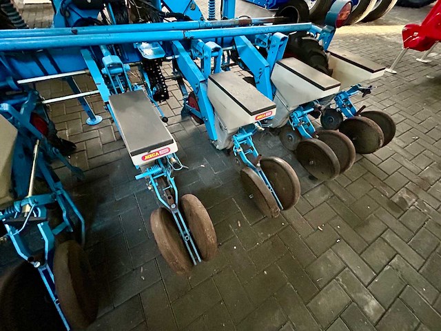 Monosem bietenzaaier meka2000 zaaimachine - afbeelding 23 van  25