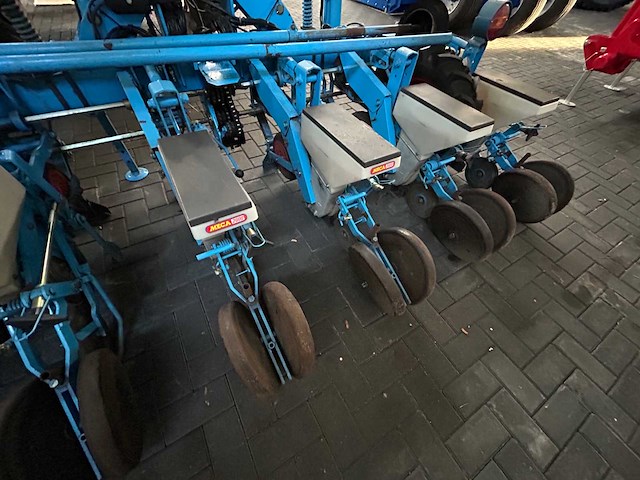 Monosem bietenzaaier meka2000 zaaimachine - afbeelding 24 van  25