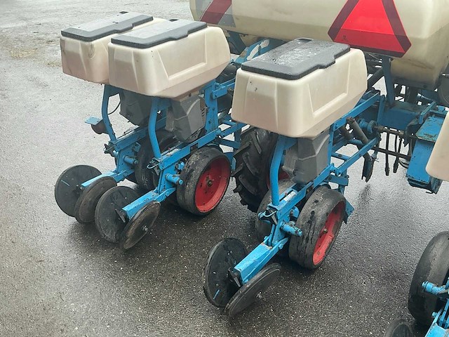 Monosem ng plus 6r gedragen maiszaaimachine - afbeelding 1 van  2