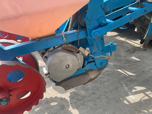 Monosem pnu zaaimachine 6 rijer - afbeelding 3 van  24