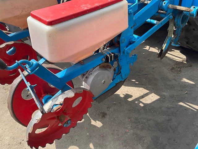 Monosem pnu zaaimachine 6 rijer - afbeelding 7 van  24