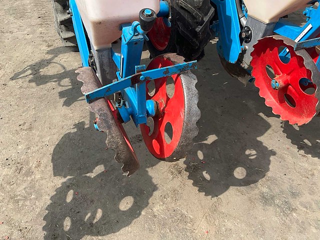 Monosem pnu zaaimachine 6 rijer - afbeelding 22 van  24