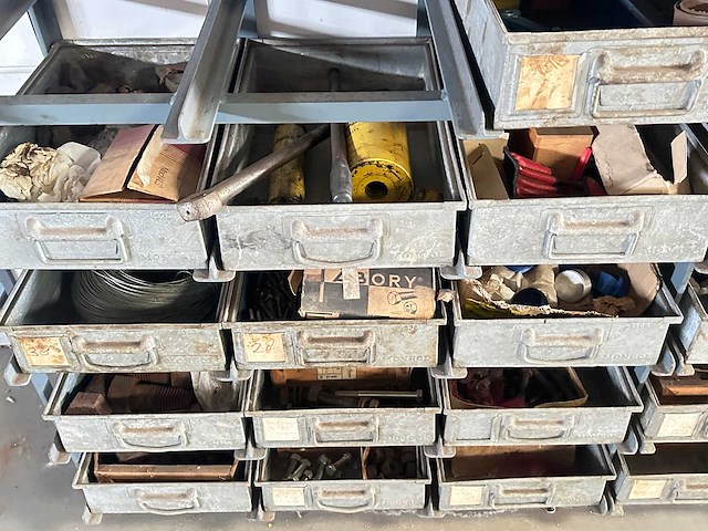 Monroe - tote pan rack met inhoud - afbeelding 2 van  8