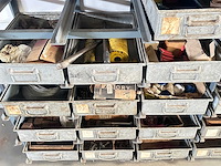 Monroe - tote pan rack met inhoud - afbeelding 2 van  8