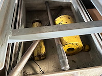 Monroe - tote pan rack met inhoud - afbeelding 7 van  8